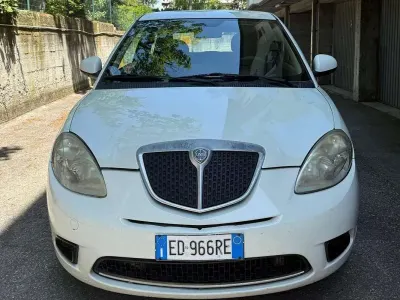 Usata Lancia Ypsilon 60 CV (44 kW) 2010 Utilitaria