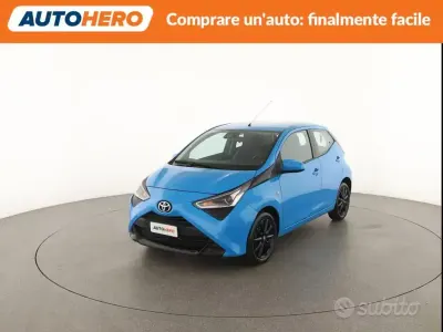 Usata Toyota Aygo X-play 72 CV (52 kW) 2019 Blu/azzurro Utilitaria