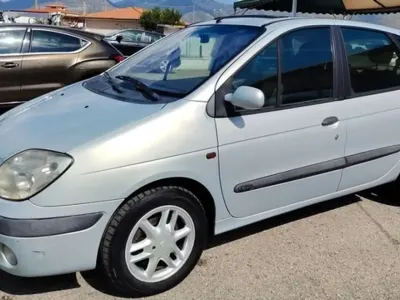 Usata Renault Scénic Dynamique 102 CV (75 kW) 2002 Argento Monovolume