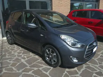Usata Hyundai ix20 118 CV (86 kW) 2019 Grigio Utilitaria