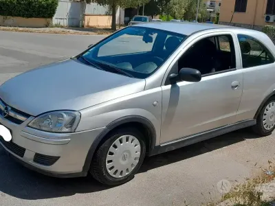 Usata Opel Corsa Enjoy 69 CV (50 kW) 2004 Grigio Utilitaria