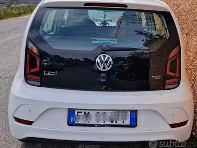 Usata VW up! 70 CV (51 kW) 2017 Bianco Utilitaria