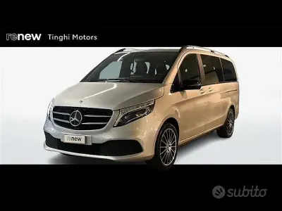 Usata Mercedes V220 Premium 163 CV (119 kW) 2022 Grigio chiaro Monovolume
