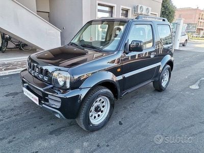 Usata Suzuki Jimny 85 CV (62 kW) 2011 Nero SUV