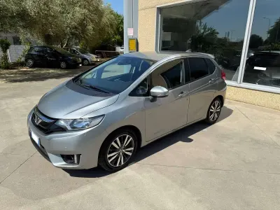 Usata Honda Jazz Elegance 102 CV (75 kW) 2017 Alabaster silver metallic Utilitaria