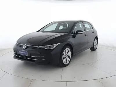 Usata VW Golf VIII Style 150 CV (110 kW) 2025 Grenadill black metallizzato Berlina