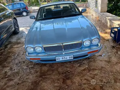 Usata Jaguar XJ 211 CV (155 kW) 1995 Bluazzurro Berlina