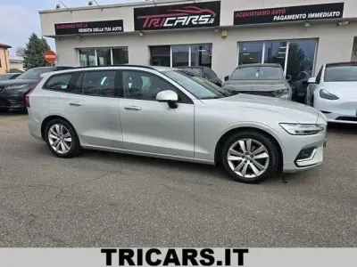 Usata Volvo V60 Business Edition 150 CV (110 kW) 2019 Argento Station wagon