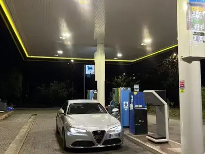 Usata Alfa Romeo Giulia 160 CV (117 kW) 2018 Grigio Berlina