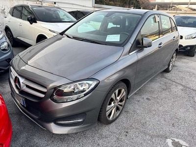 Usata Mercedes B180 109 CV (80 kW) 2016 Grigio Monovolume
