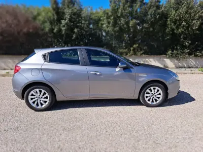 Usata Alfa Romeo Giulietta 120 CV (88 kW) 2020 Grigio Utilitaria