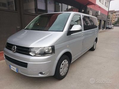Usata VW Caravelle 140 CV (102 kW) 2012 Grigio Monovolume