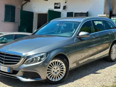 Usata Mercedes C220 Premium 170 CV (125 kW) 2018 Grigio Station wagon