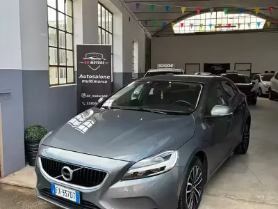 Second-hand Volvo V40 R-Design 120 CP (88 kW) 2019 Gri Berlinǎ