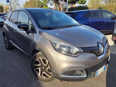 Usata Renault Captur Iconic 110 CV (80 kW) 2015 Grigio SUV