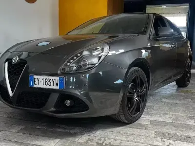 Usata Alfa Romeo Giulietta Distinctive 105 CV (77 kW) 2015 Grigio Utilitaria