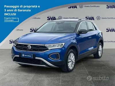 Usata VW T-Roc Life 150 CV (110 kW) 2022 Blu SUV