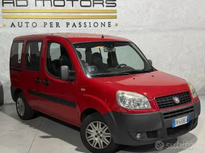 Usata Fiat Doblò 103 CV (75 kW) 2009 Rosso Monovolume
