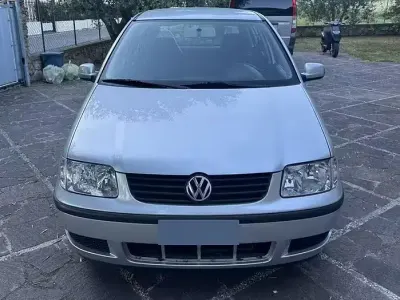 Usata VW Polo 50 CV (36 kW) 2001 Grigio Berlina