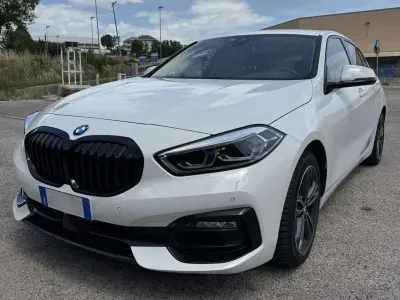 Usata BMW 118 Advantage 140 CV (102 kW) 2020 Bianco Utilitaria