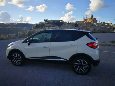 Usata Renault Captur 90 CV (66 kW) 2016 SUV
