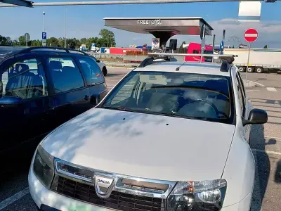 Usata Dacia Duster Lauréate 110 CV (80 kW) 2011 Bianco SUV