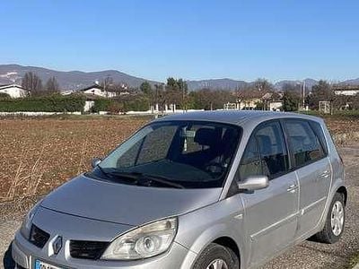 Usata 2008 Renault Scénic II Monovolume | 2100 € (Buon prezzo)