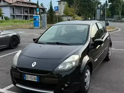 Usata Renault Clio II 75 CV (55 kW) 2009 Nero Berlina