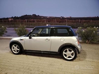 Begagnad Mini One D 75 HK (55 kW) 2004 Grå Halvkombi