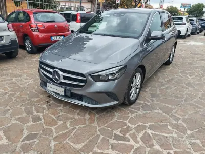 Usata Mercedes B180 Executive 116 CV (85 kW) 2019 Grigio Monovolume