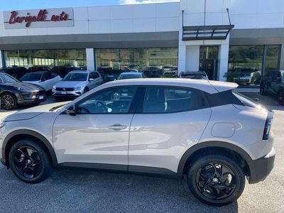 Usata Alfa Romeo Junior 136 CV (100 kW) 2025 Beige SUV