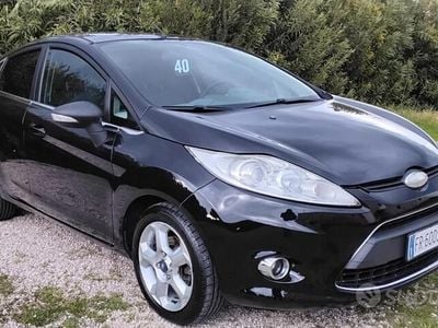 Usata Ford Fiesta 97 CV (71 kW) 2009 Nero Utilitaria