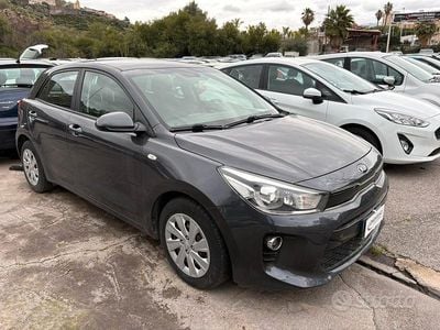 Usata Kia Rio 77 CV (56 kW) 2018 Grigio Berlina