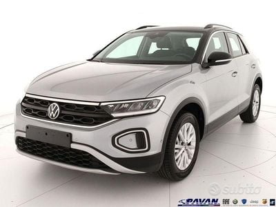 Usata VW T-Roc Life 110 CV (80 kW) 2023 Grigio SUV