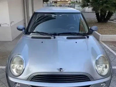Begagnad Mini ONE