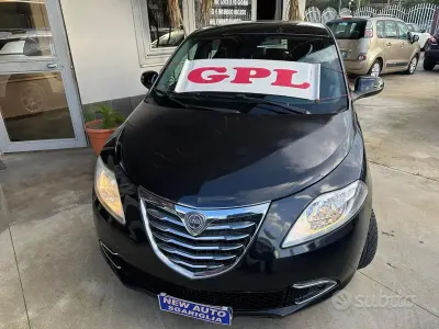 Usata Lancia Ypsilon Gold 69 CV (50 kW) 2013 Nero Utilitaria