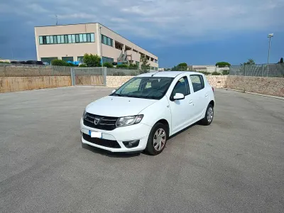 Usata Dacia Sandero Ambiance 75 CV (55 kW) 2016 Bianco Berlina