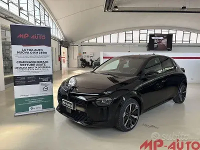 Usata Lancia Ypsilon 101 CV (74 kW) 2025 Nero Utilitaria