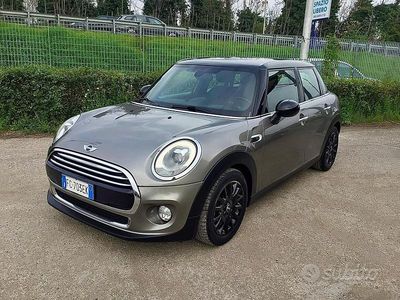 Usata Mini Cooper D Business 116 CV (85 kW) 2016 Grigio Utilitaria