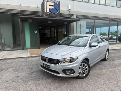 Usata Fiat Tipo Opening Edition 95 CV (69 kW) 2016 Argento Berlina