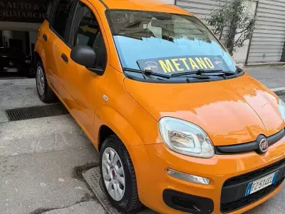 Usata Fiat Panda Lounge 84 CV (61 kW) 2020 Arancione Utilitaria