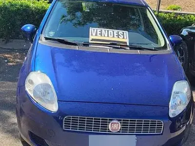 Usata Fiat Grande Punto 65 CV (47 kW) 2008 Bluazzurro Utilitaria