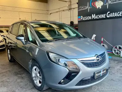 Usata Opel Zafira Tourer Cosmo 150 CV (110 kW) 2013 Grigio Monovolume
