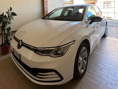 Usata VW Golf VIII Life 116 CV (85 kW) 2020 Bianco Berlina
