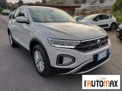 Usata VW T-Roc Life 109 CV (80 kW) 2024 SUV