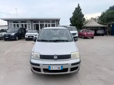 Usata Fiat Panda 54 CV (39 kW) 2005 Grigio Utilitaria