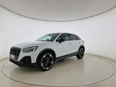 Usata Audi Q2 Comfort 150 CV (110 kW) 2024 Bianco ghiacciaio metallizzato SUV