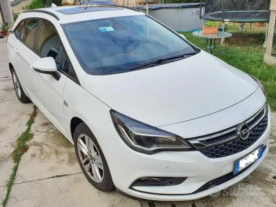 Usata Opel Astra 110 CV (80 kW) 2017 Bianco Furgone