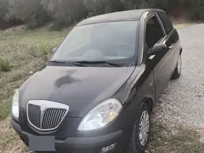 Usata Lancia Ypsilon 60 CV (44 kW) 2006 Nero Utilitaria