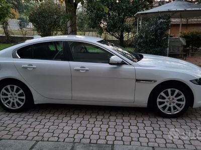 Usata Jaguar XE 200 CV (147 kW) 2017 Bianco Berlina